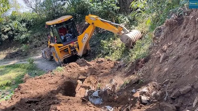 Rock cutting for road